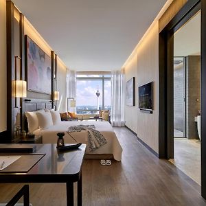 Signature Sky Retreat King